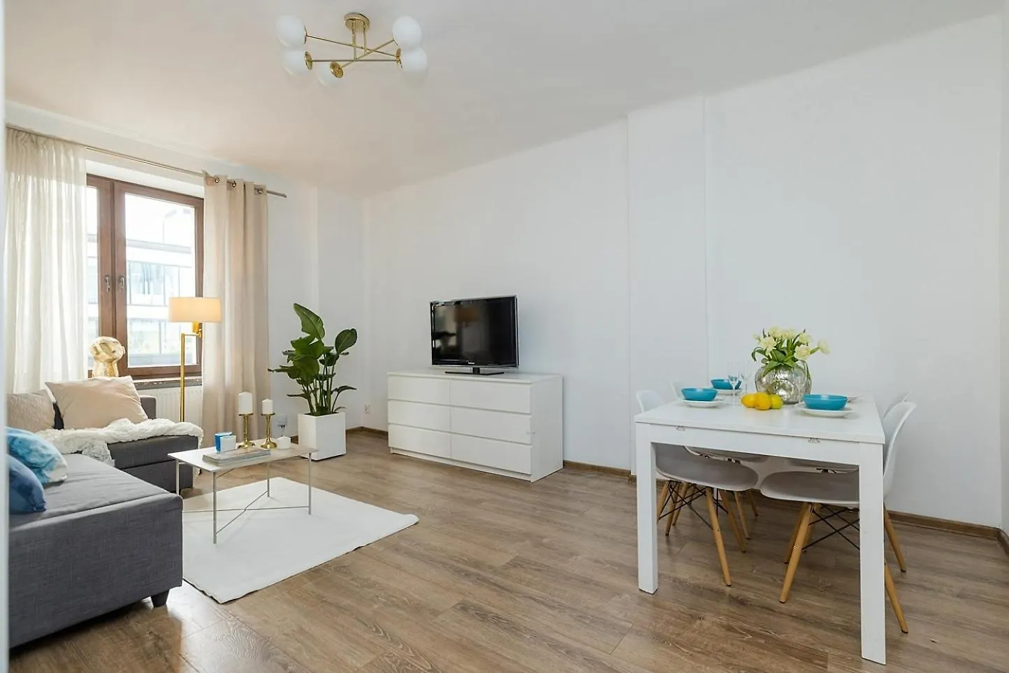 Superapart Chmielna Apt 100, Comfort And Style In The Heart Of The City Варшава 0*,  Польша